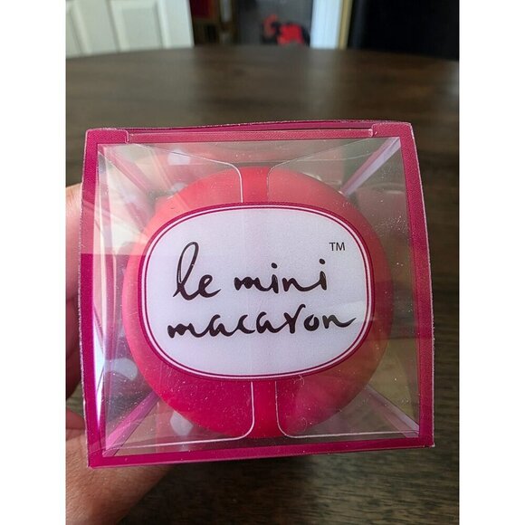 Le Mini Macaron Glam On The Go Gel Nail Polish Travel Kit - Picture 9 of 9